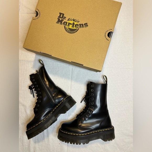 ❌SOLD❌ Dr Martens Jadon Hi Smooth Leather Black Boots - Picture 1 of 5
